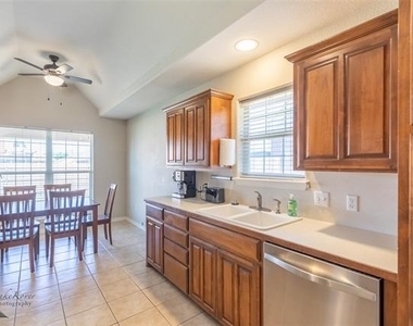 6670 Picadilly Street - Photo Thumbnail 9