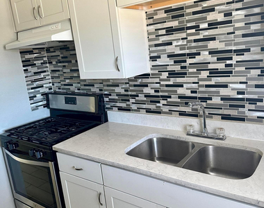 5241 N 17th Avenue - Photo Thumbnail 5