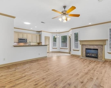 2105 Norwood Lane - Photo Thumbnail 8