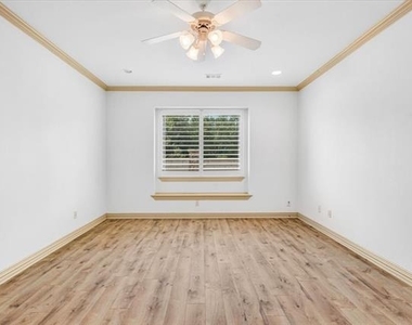 2105 Norwood Lane - Photo Thumbnail 20