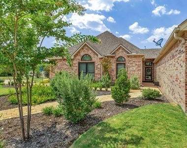 2105 Norwood Lane - Photo Thumbnail 4
