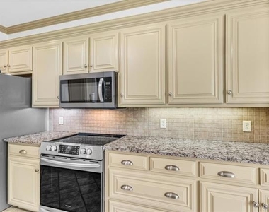 2105 Norwood Lane - Photo Thumbnail 16