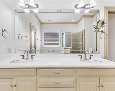 2105 Norwood Lane - Photo Thumbnail 24