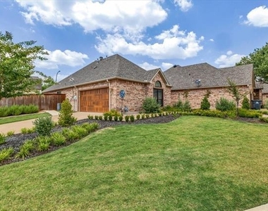 2105 Norwood Lane - Photo Thumbnail 3
