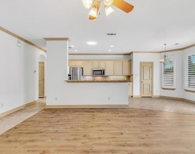 2105 Norwood Lane - Photo Thumbnail 12