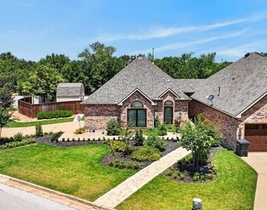 2105 Norwood Lane - Photo Thumbnail 37