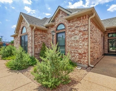 2105 Norwood Lane - Photo Thumbnail 2