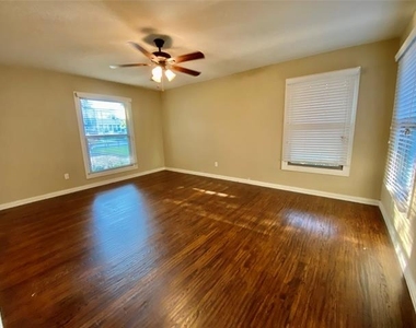 9562 Mercer Drive - Photo Thumbnail 8