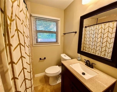 9562 Mercer Drive - Photo Thumbnail 7