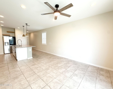 4373 W Allen Street - Photo Thumbnail 4