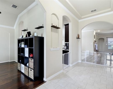 11717 Yarmouth Lane - Photo Thumbnail 7