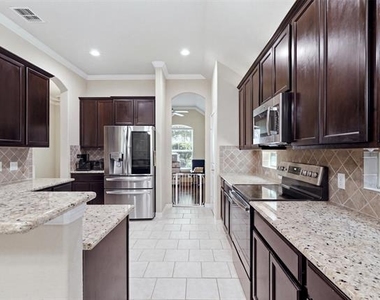 11717 Yarmouth Lane - Photo Thumbnail 8