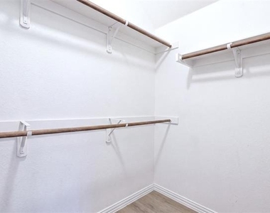 11717 Yarmouth Lane - Photo Thumbnail 19