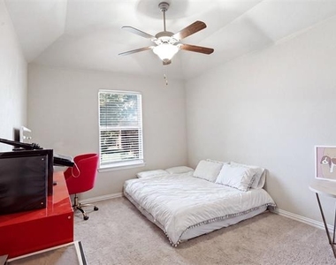 11717 Yarmouth Lane - Photo Thumbnail 20