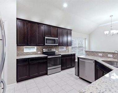 11717 Yarmouth Lane - Photo Thumbnail 9