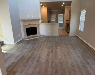 608 Pawnee Street - Photo Thumbnail 2