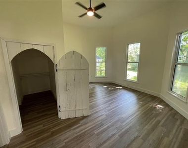 309 Poplar Street - Photo Thumbnail 17