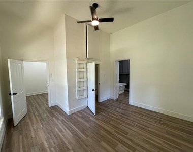 309 Poplar Street - Photo Thumbnail 16