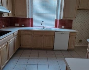 6800 Burr Oak Drive - Photo Thumbnail 7