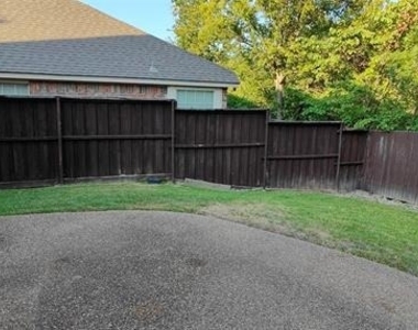 6800 Burr Oak Drive - Photo Thumbnail 12