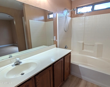 13216 W Mauna Loa Lane - Photo Thumbnail 17