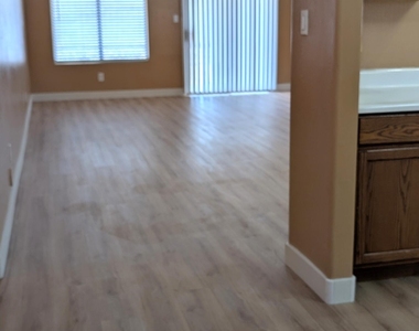 13216 W Mauna Loa Lane - Photo Thumbnail 6