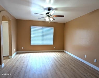 13216 W Mauna Loa Lane - Photo Thumbnail 14