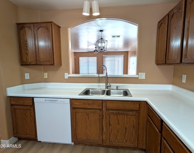 13216 W Mauna Loa Lane - Photo Thumbnail 5