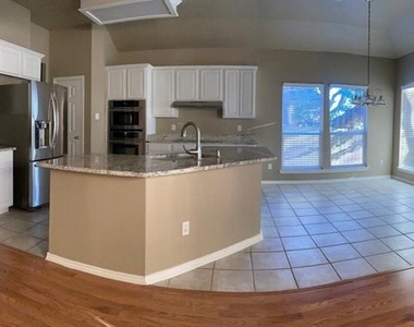 7 Nikita Drive - Photo Thumbnail 2