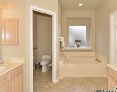 7 Nikita Drive - Photo Thumbnail 7