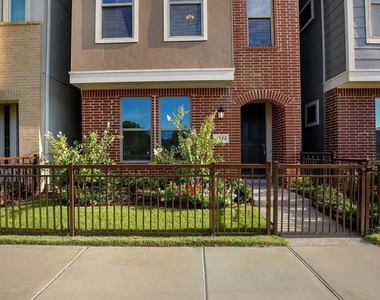 1140 Manacor Lane - Photo Thumbnail 1