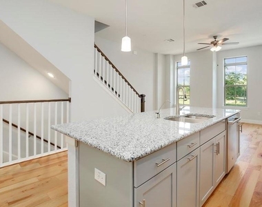 1140 Manacor Lane - Photo Thumbnail 4
