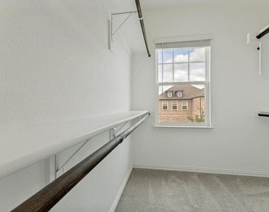 4265 Watson Way - Photo Thumbnail 28