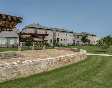4265 Watson Way - Photo Thumbnail 7