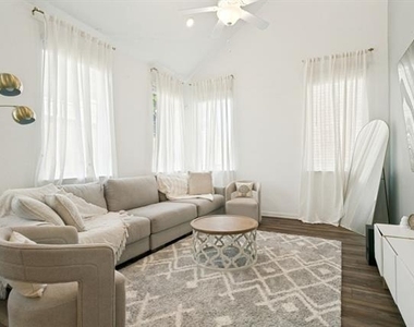 4265 Watson Way - Photo Thumbnail 11