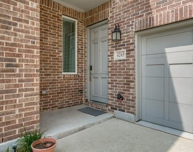4265 Watson Way - Photo Thumbnail 6