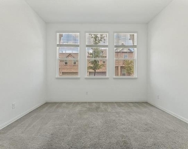 4265 Watson Way - Photo Thumbnail 31