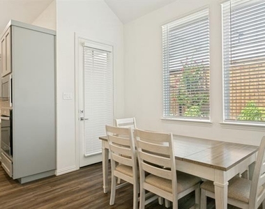 4265 Watson Way - Photo Thumbnail 21