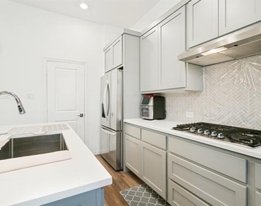 4265 Watson Way - Photo Thumbnail 20