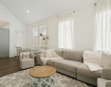 4265 Watson Way - Photo Thumbnail 14