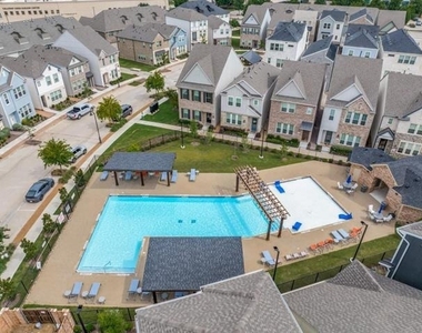 4265 Watson Way - Photo Thumbnail 12