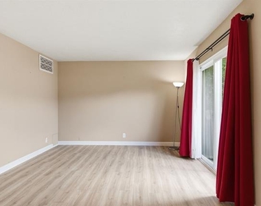 4112 Bowser Avenue - Photo Thumbnail 16