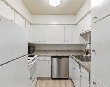 4112 Bowser Avenue - Photo Thumbnail 32