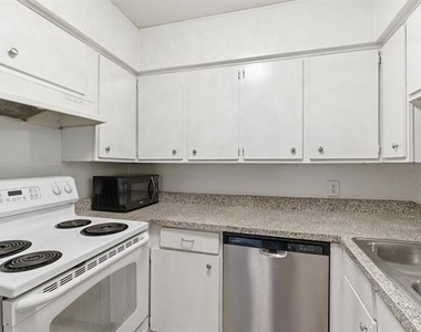 4112 Bowser Avenue - Photo Thumbnail 30