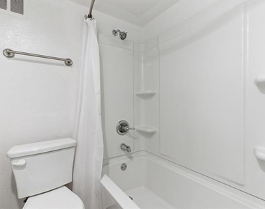 4112 Bowser Avenue - Photo Thumbnail 18
