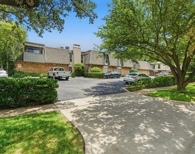 4112 Bowser Avenue - Photo Thumbnail 8