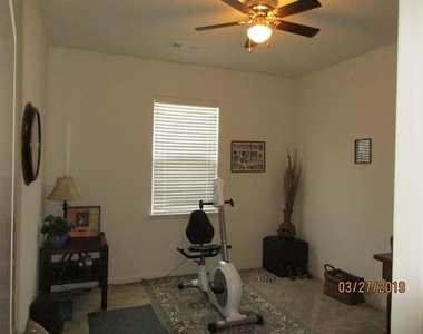 1829 Olive Lane - Photo Thumbnail 12