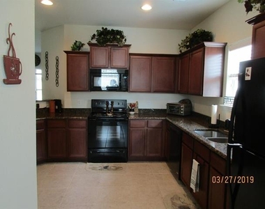 1829 Olive Lane - Photo Thumbnail 5