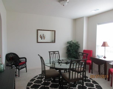 1829 Olive Lane - Photo Thumbnail 3