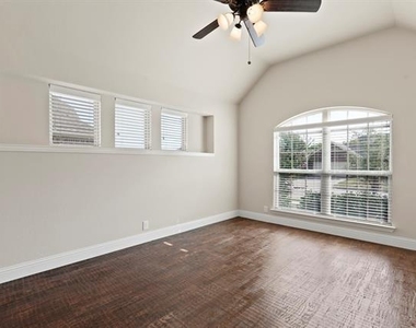 4914 Camp Verde Circle - Photo Thumbnail 3